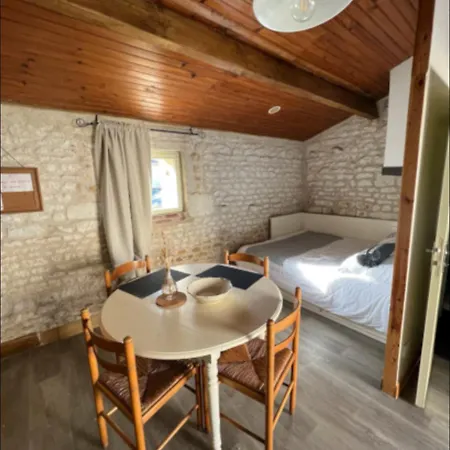 Holiday home Charmante Vendeenne Les Velluire-sur-Vendee