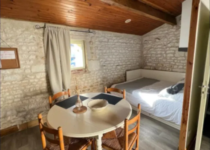 Holiday home Charmante Vendeenne Les Velluire-sur-Vendee